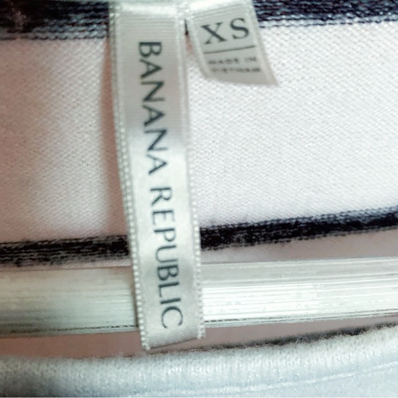 BANANA REPUBLIC Mariniere Striped Soft Curved Hem Sleeveless Top Tank XS - Picture 3 of 3